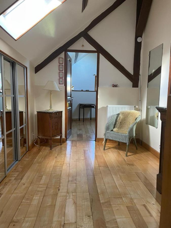 Le Logis Du Regisseur Bed & Breakfast Charny-Oree-de-Puisaye Eksteriør bilde