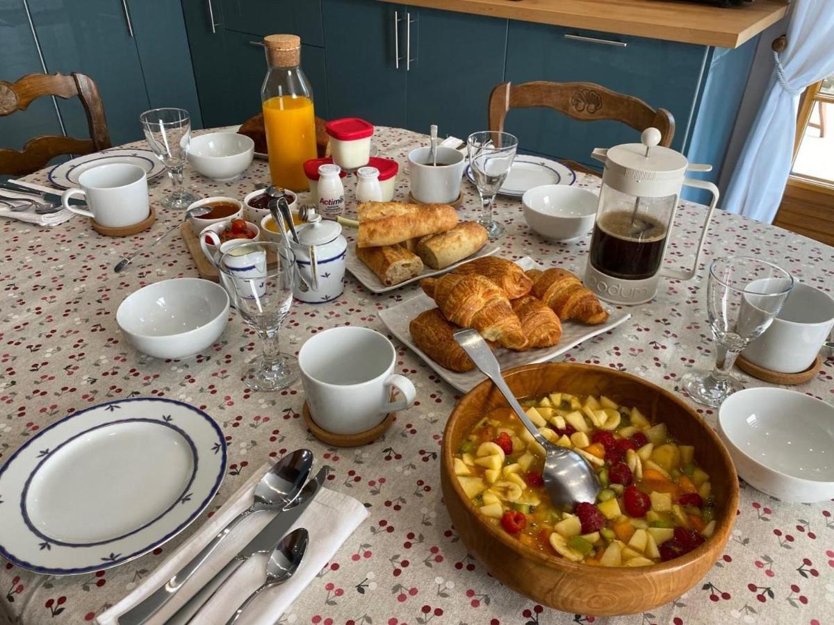 Le Logis Du Regisseur Bed & Breakfast Charny-Oree-de-Puisaye Eksteriør bilde