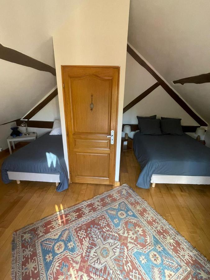 Le Logis Du Regisseur Bed & Breakfast Charny-Oree-de-Puisaye Eksteriør bilde
